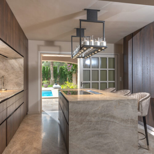 villa-cerca-de-la-playa-con-un-hermoso-jardín-en-canyamel-6