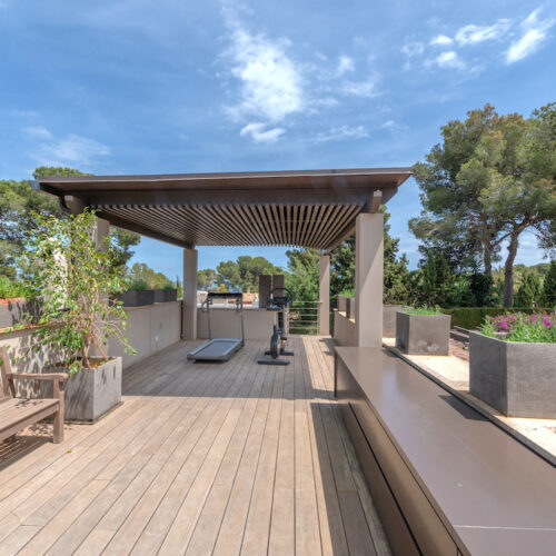 villa-cerca-de-la-playa-con-un-hermoso-jardín-en-canyamel-9